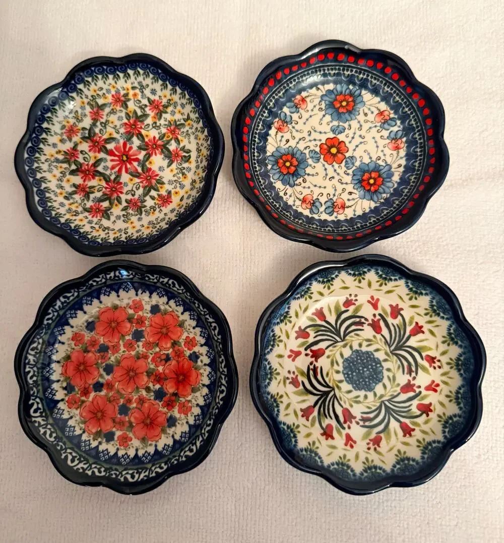 New Sister Wu Ceramic Tapas / Appetizer Dishes Set small scalloped plates